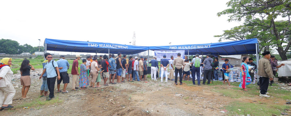 PENYERAHAN BANTUAN SOSIAL KEPADA WARGA KELURAHAN KAPUK MUARA KECAMATAN PENJARINGAN