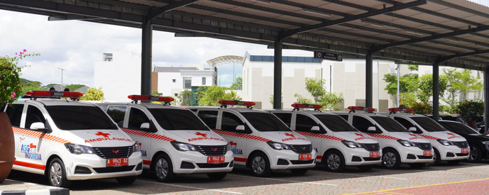 AGUNG SEDAYU GROUP SERAHKAN 6 UNIT AMBULANS UNTUK DUKUNG LAYANAN KESEHATAN KOTA SERANG
