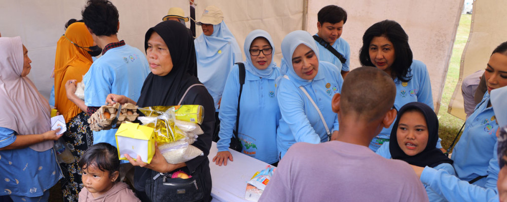 SERUNI KABINET MERAH PUTIH BERKOLABORASI DENGAN TPST PANTAS GEMILANG GELAR BAZAAR SEMBAKO MURAH