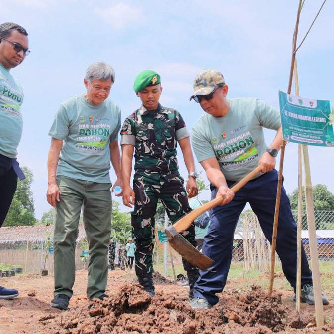PIK2 DONASIKAN 1.000 BIBIT POHON UNTUK PERKUAT GERAKAN HIJAU BANTEN