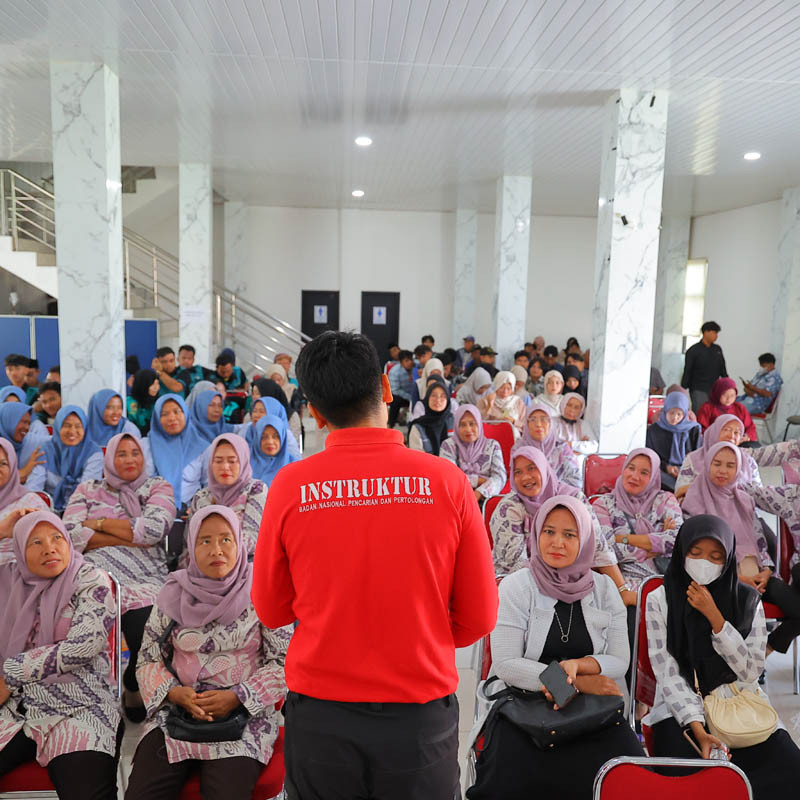 PIK2 LATIH WARGA MAUK TANGGAP BENCANA