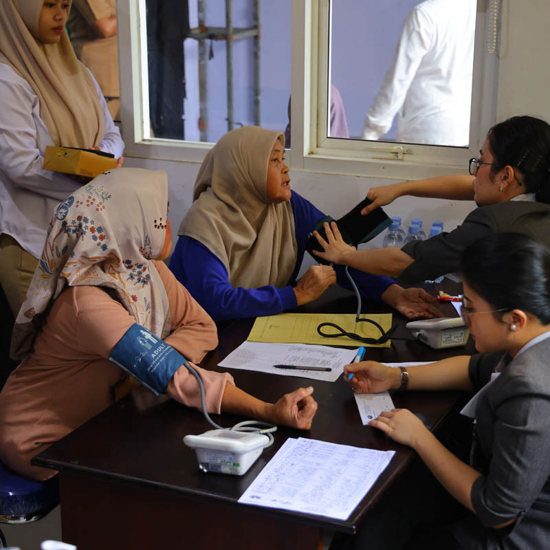 GERAK BERSAMA UNTUK KESEHATANCSR. PIK2, RS TZU CHI, DAN KNPI SEPATAN AJAK MASYARAKAT SADAR STROKE SEJAK DINI