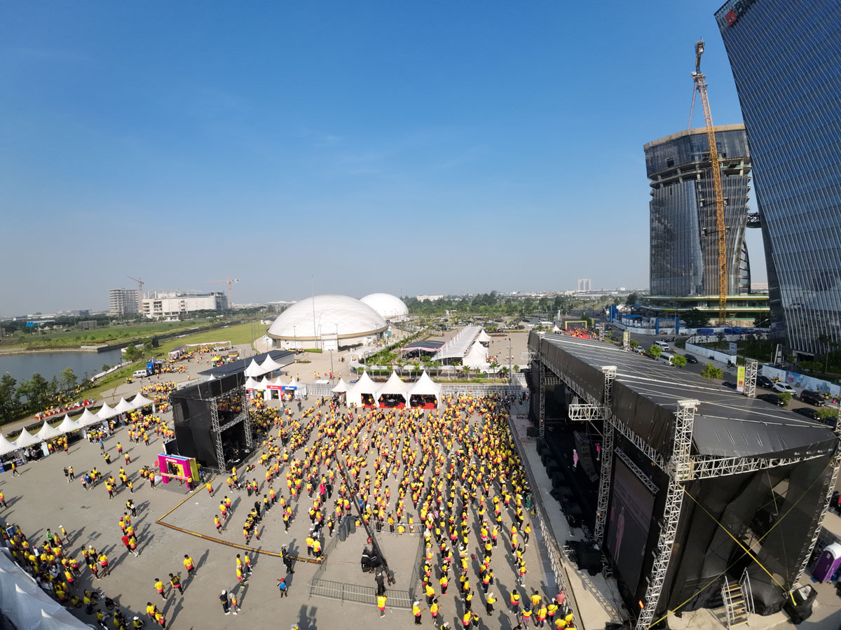 RIBUAN PELARI PADATI SPIKE AIRDOME PIK2, HERMINA RUN 2026 JADI AJANG SEHAT PENUH ENERGI