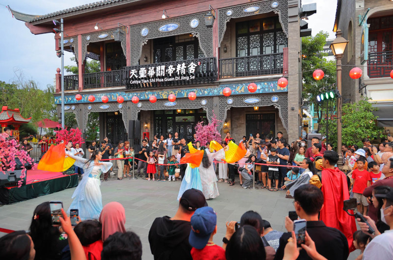 MERIAH DAN PENUH WARNA, PERAYAAN CAP GO MEH DI PANTJORAN PIK RAYAKAN KEBERAGAMAN BUDAYA